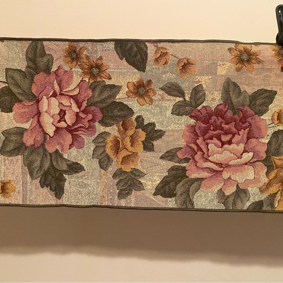 Vintage Rose Floral Tapestry Table Runner 70" x 13"  Linen Blend - Picture 6 of 9